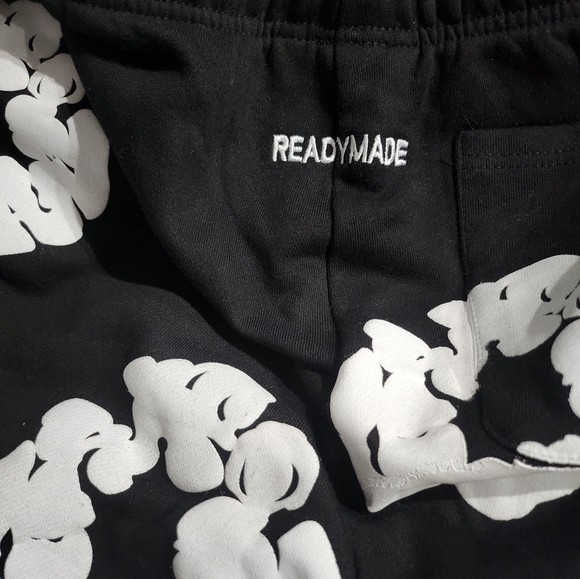 Joggers size small - Picture 2 of 3